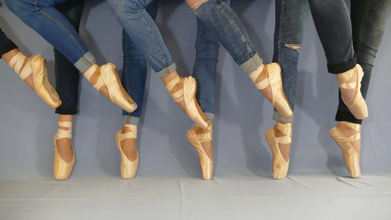 Reihe von Spitzenschuhen